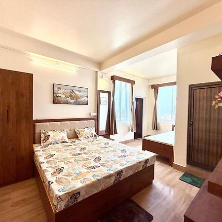 Yepplo Holiday Home - Complimentary Breakfast - 24 Hrs Caretaker & Power Backup Shillong Kültér fotó