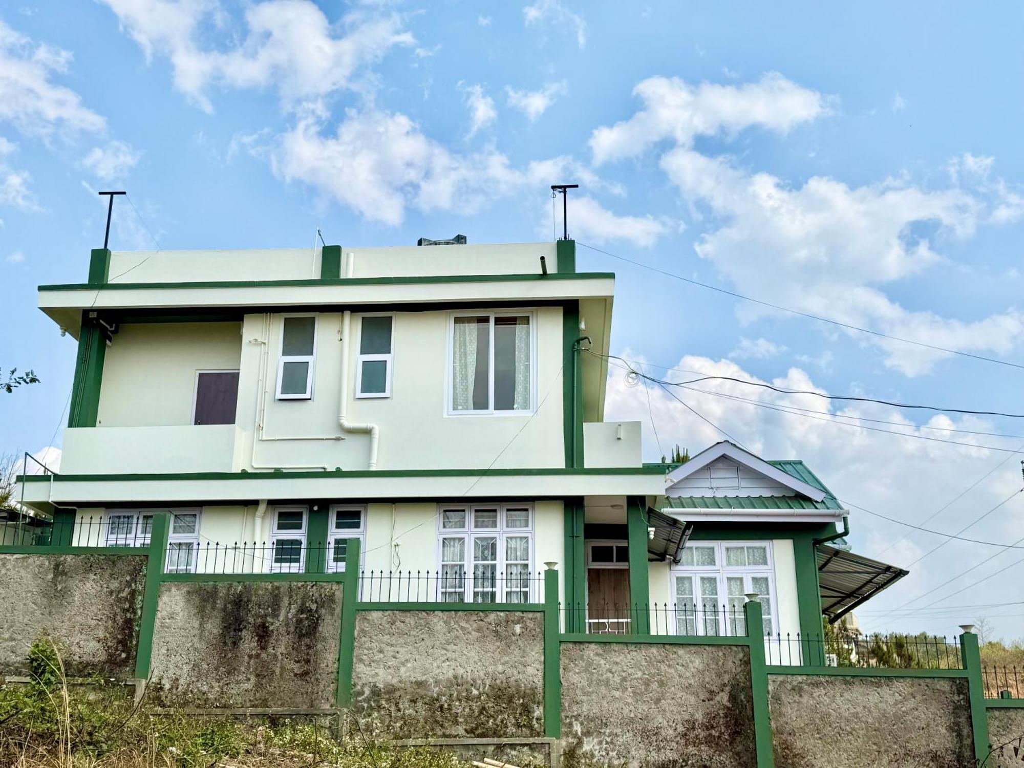 Yepplo Holiday Home - Complimentary Breakfast - 24 Hrs Caretaker & Power Backup Shillong Kültér fotó